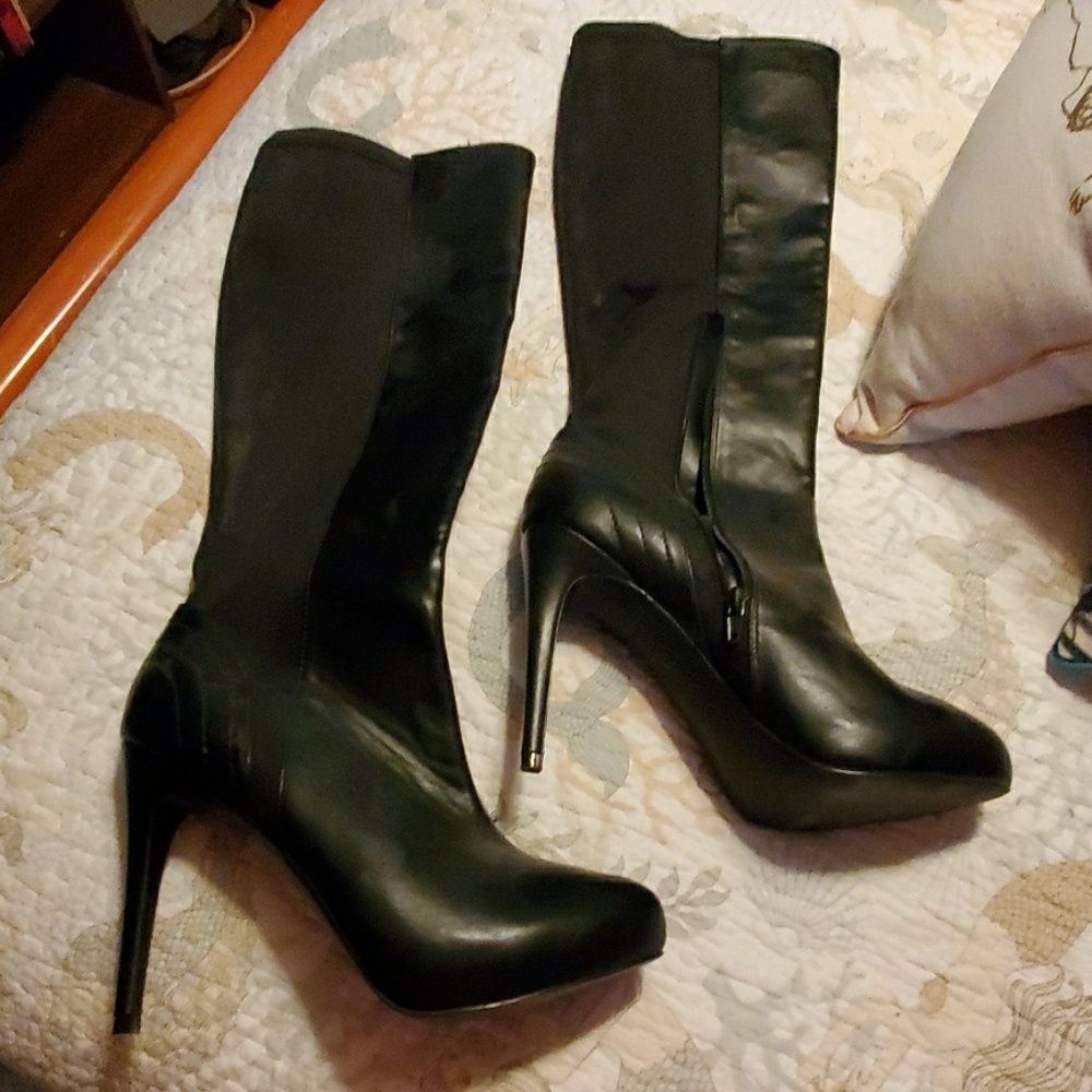 Brand new w/o box boots